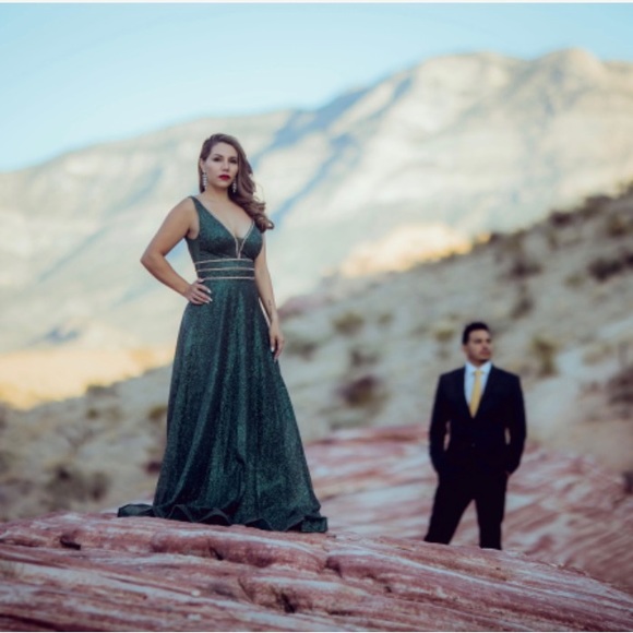 Emerald green formal dress for prom, wedding, quince! - Picture 1 of 2